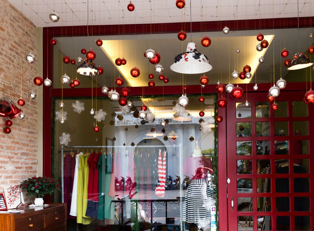 Guia definitivo de decoração de Natal para lojas